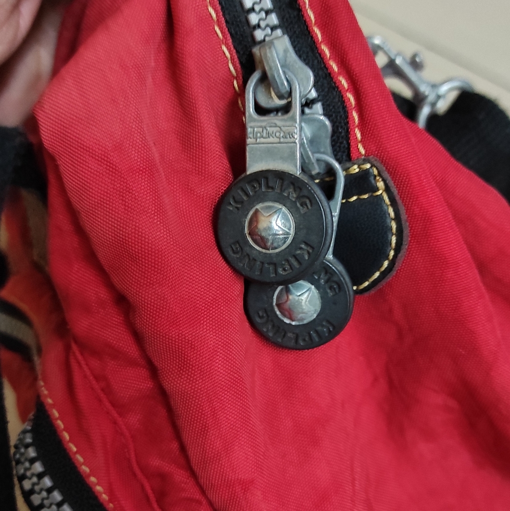 Authentic Red Kipling Two way Bag - Picture 10 of 15